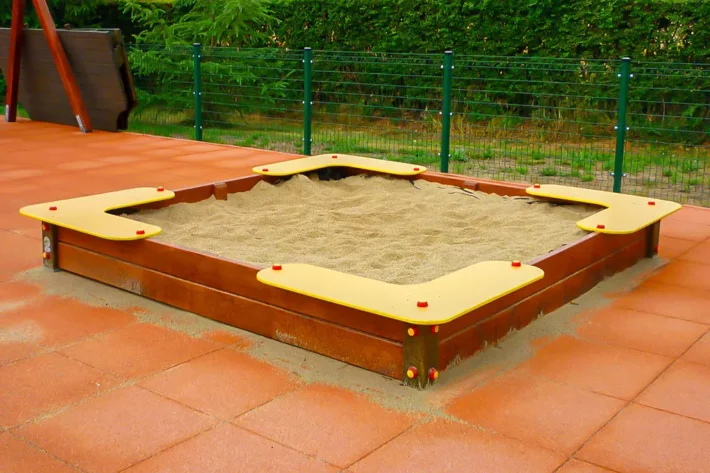 DW-03-2--piaskownica-z-siedziskiem-ze-sklejki DW-03-2--piaskownica-z-siedziskiem-ze-sklejki