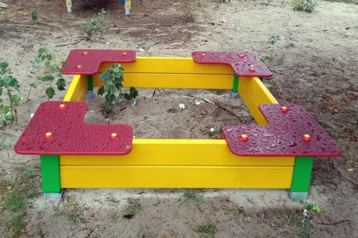 DW-03-4--piaskownica-z-siedziskiem-ze-sklejki DW-03-4--piaskownica-z-siedziskiem-ze-sklejki