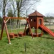Plac zabaw P20 – wszechstronny zestaw do zabawy z domkiem, huśtawką i zjeżdżalnią
