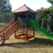 Plac zabaw P5 – wszechstronny zestaw do zabawy z domkiem, huśtawką i zjeżdżalnią