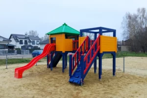 Certyfikowany plac zabaw MH42 – zestaw zabawowy z huśtawką | Ogrodeco