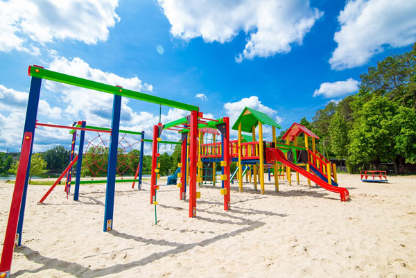 Jak zaprojektować certyfikowany plac zabaw?