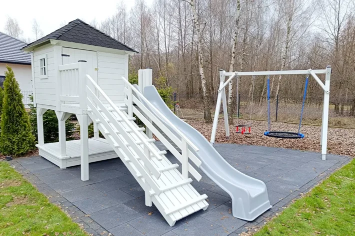 p24-3-funkcjonalny-plac-zabaw-dla-dzieci Plac zabaw P24 to kompletny zestaw, który oferuje dzieciom bezpieczne i kreatywne miejsce do zabawy.